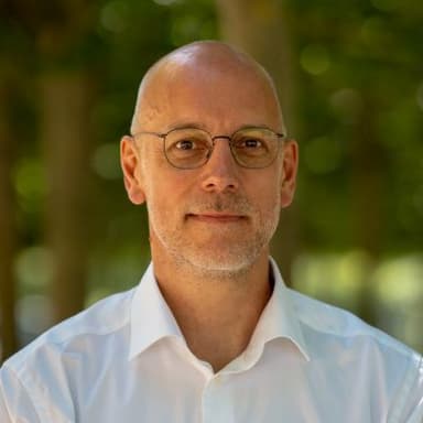 Ulrik Kjems - Founder